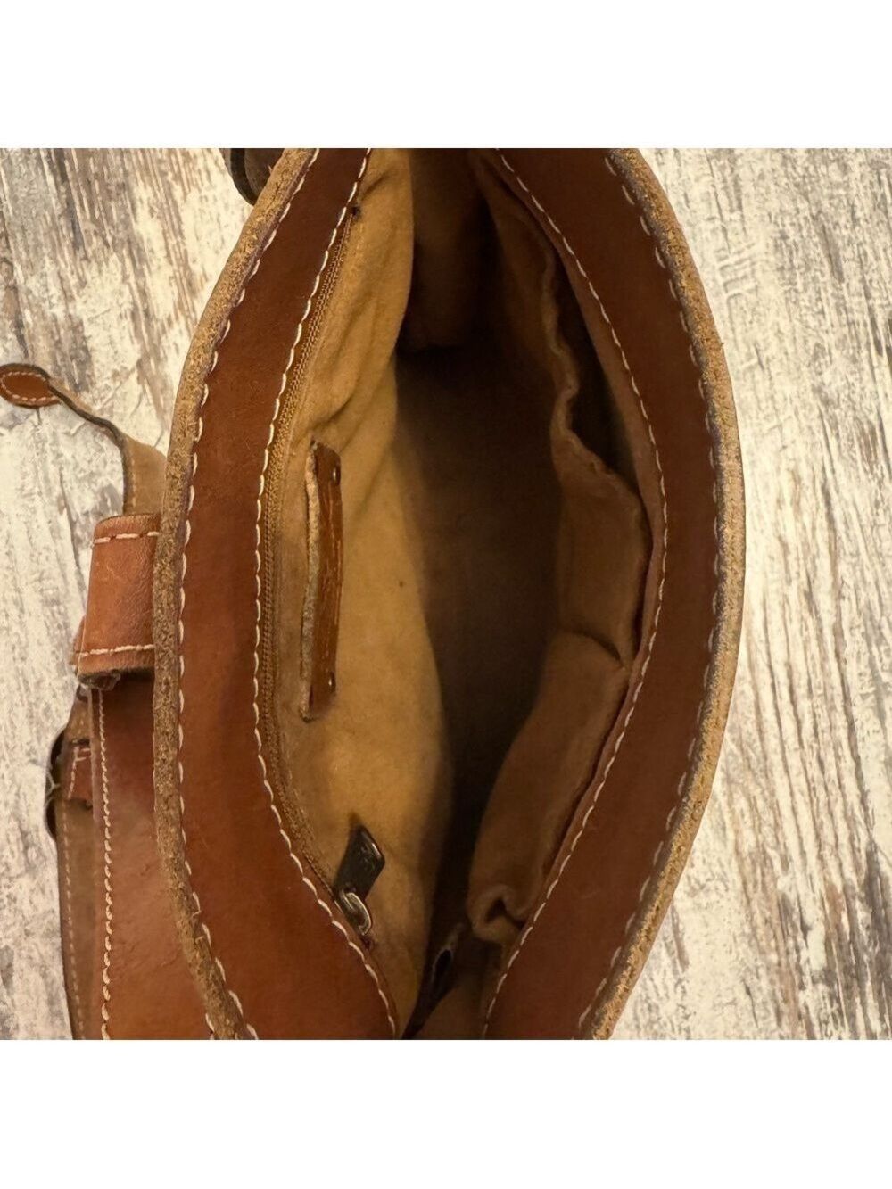 Patricia Nash Soft Leather Crossbody Bag for Casual Look - Picture 9 of 10